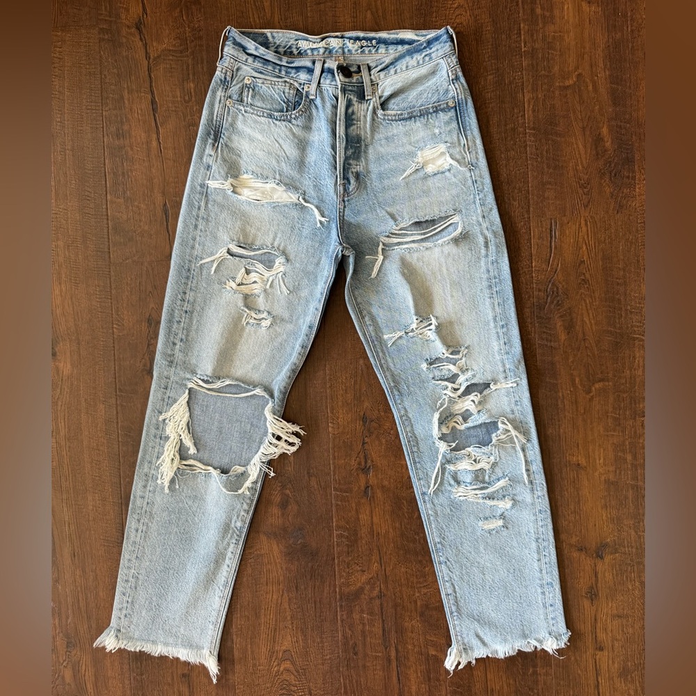 AE 90’s Boyfriend Ripped Jeans